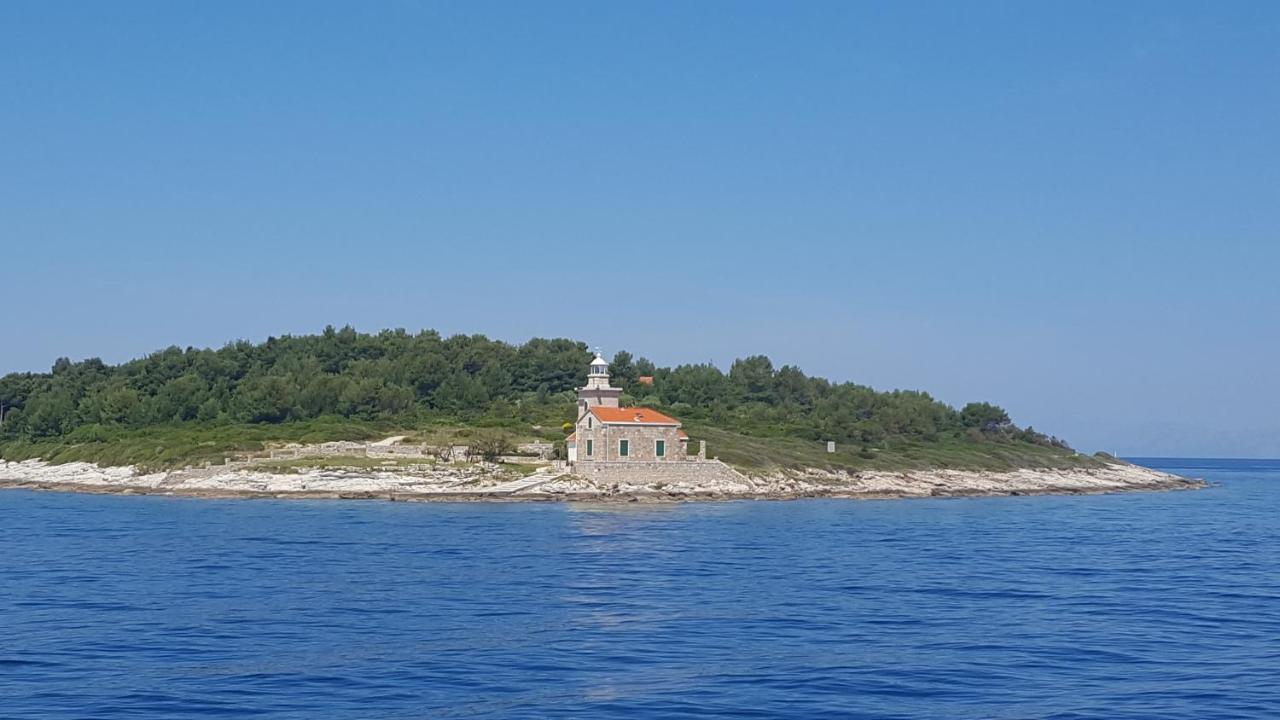 Holiday House Popovic Sućuraj Εξωτερικό φωτογραφία