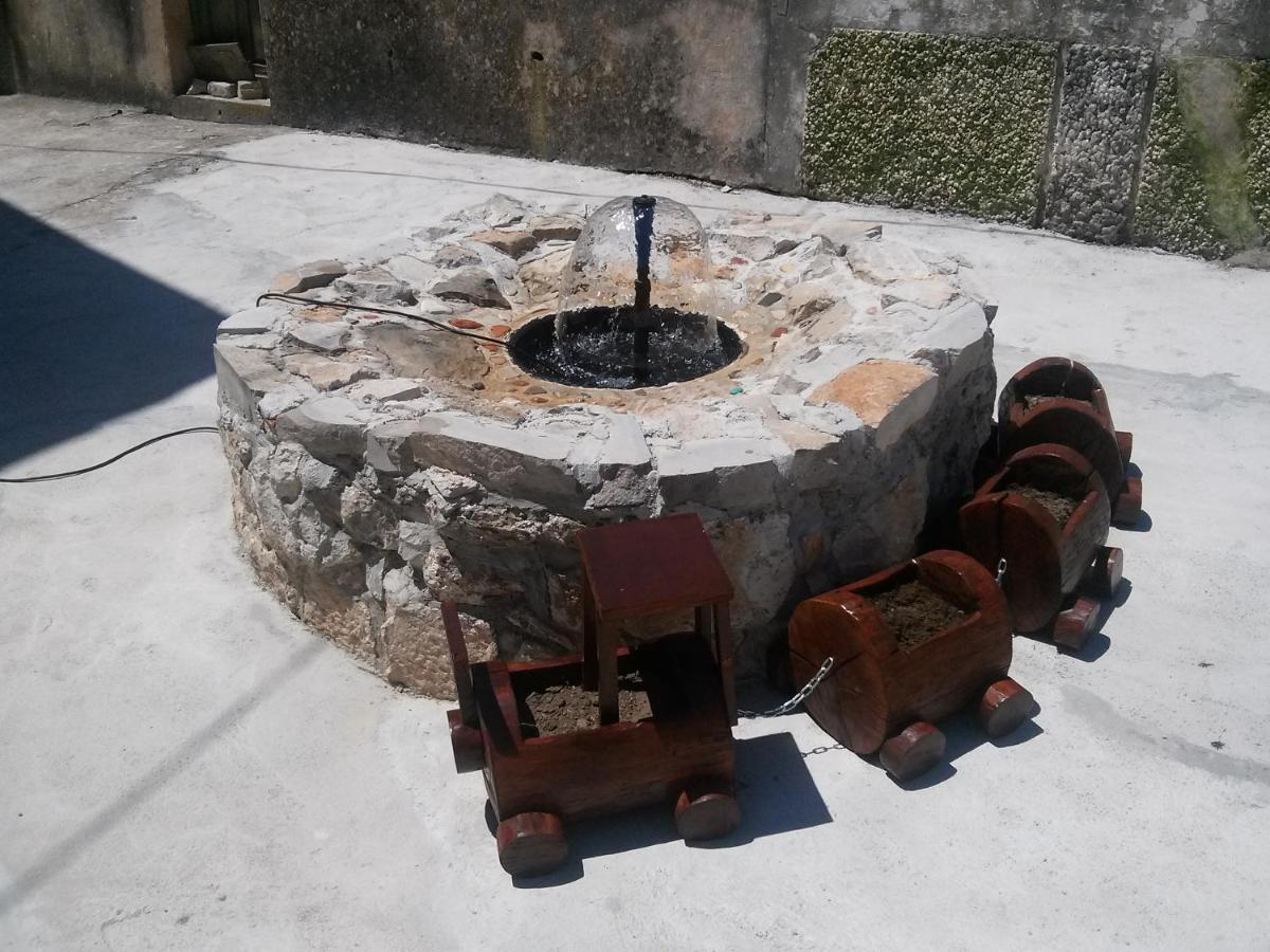 Holiday House Popovic Sućuraj Εξωτερικό φωτογραφία