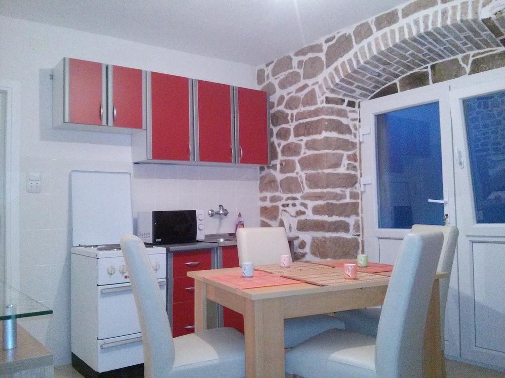 Holiday House Popovic Sućuraj Εξωτερικό φωτογραφία