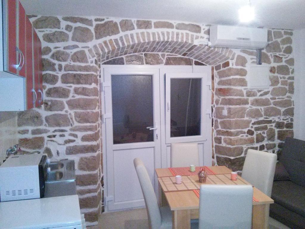 Holiday House Popovic Sućuraj Εξωτερικό φωτογραφία