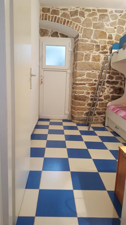 Holiday House Popovic Sućuraj Εξωτερικό φωτογραφία